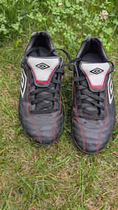Футбольные бутсы Umbro, размер 41 (1 фото из 6)