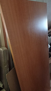 Erinevad lauad – kirjutuslaud, universaalne laud ja lauaplaa (2 foto / 6)