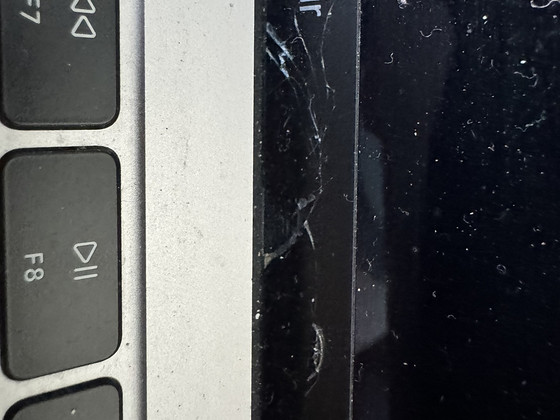 MacBook Air 13" 2019, i5 8 ГБ/128 ГБ
