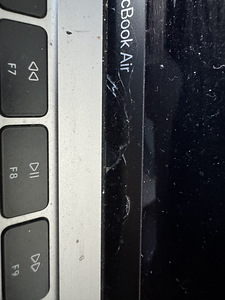 MacBook Air 13" 2019, i5 8 ГБ/128 ГБ (7 фото из 7)