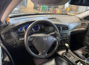 Volvo S60R (4 фото из 7)