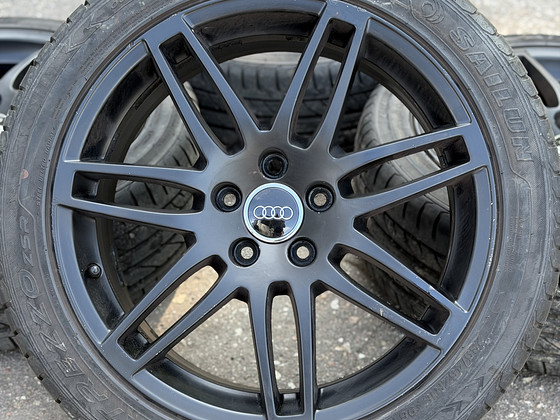 18" Audi originaalveljed 5x112 + suverehvid 235/45/18 (6mm)