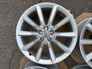 19" Audi originaalveljed 5x112 (1 foto / 9)