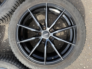 19\" диски ABS 5x112 + шипованные шины Nokian 245/45/19 (7,5 мм) (4 фото из 8)