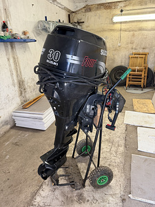 Лодочный мотор SUZUKI 30 (1 фото из 8)