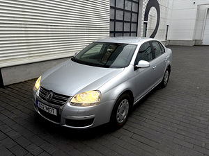 Volkswagen Jetta (3 foto / 15)