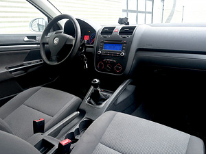 Volkswagen Jetta (8 foto / 15)