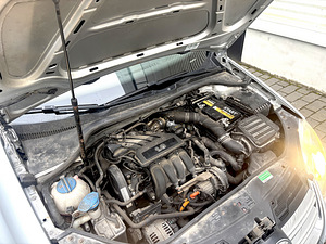 Volkswagen Jetta (13 foto / 15)