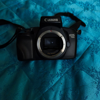 Canon eos 750