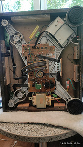 Kenwood KP-1100 проигрыватель виниловых пластинок (9 фото из 9)