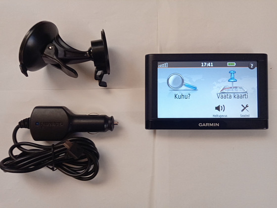 Garmin Nüvi 56LM auto-matkaauto uute kaartidega(LOE)
