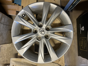 16x6J оригинальные диски 5x100 Lexus CT 200h/Toyota Prius (3 фото из 6)