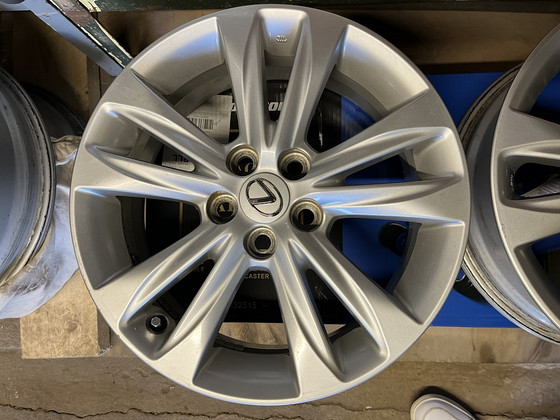 16x6J оригинальные диски 5x100 Lexus CT 200h/Toyota Prius