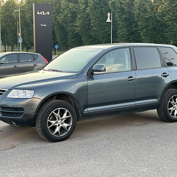 VOLKSWAGEN TOUAREG