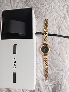 Часы DKNY (1 фото из 6)