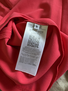 Guess платье (3 фото из 3)