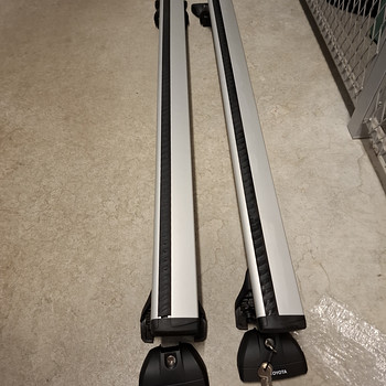 Uued originaal Thule katuseraam Toyotale