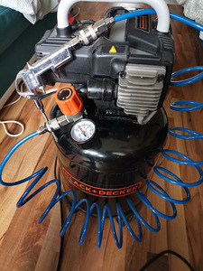 Black+Decker kompressor + Pneumaatilised püstol (1 фото из 3)
