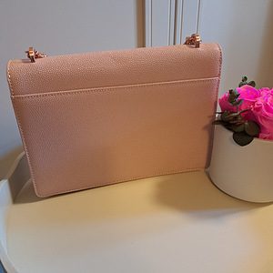 Uus Ted Baker nahast roosa käekott (3 фото из 3)
