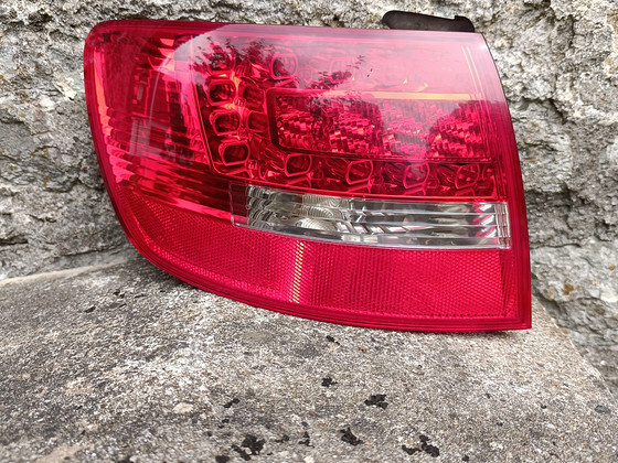 AUDI A6 AVANT VASAK TAGATULI
