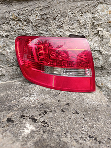 AUDI A6 AVANT VASAK TAGATULI (1 foto / 3)