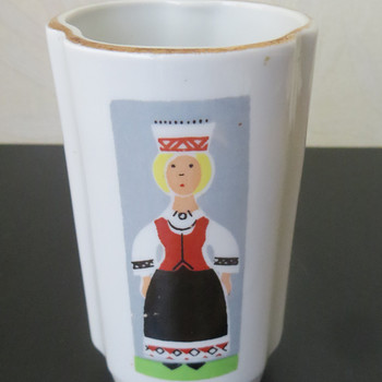 Фарфоровая ваза Рижский фарфоровый завод.