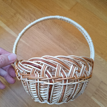 Pajuvitstest punutud korvid