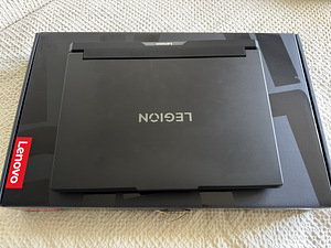 Legion Pro 7 16IAX10H, RTX 5080, 32GB, 1TB SSD, 16" 2K OLED (2 foto / 5)