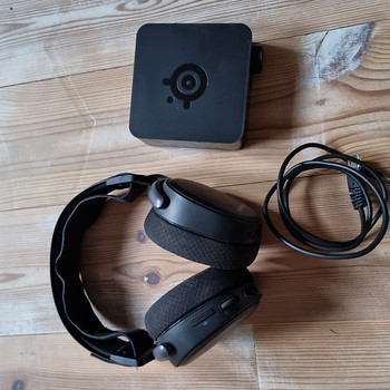 Беспроводные наушники SteelSeries Arctis Pro