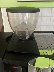 Müüa täisautomaatne kohvimasin Jura Impressa XS9 Classic (2 foto / 5)