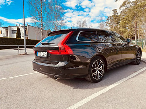 Volvo V90 (2 фото из 13)