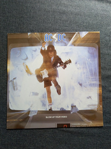AC/DC "Blow Up Your Video" (1 фото из 3)