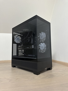 Мощный игровой компьютер - Ryzen 7 7800X3D / RTX 5070 OC (1 фото из 3)