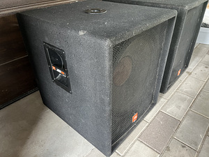 JBL JRX118 SP активный сабвуфер (2 фото из 7)