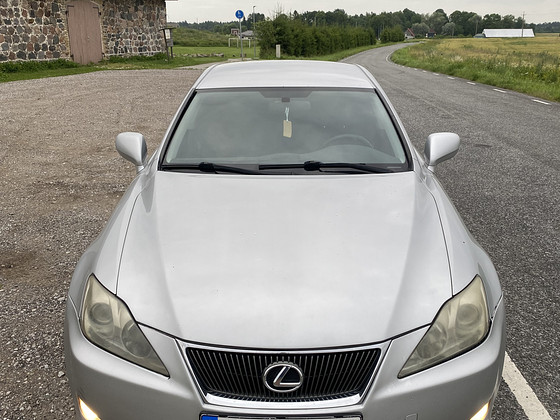 Lexus IS220