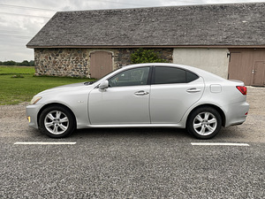 Lexus IS220 (3 foto / 12)