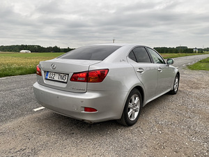 Lexus IS220 (6 foto / 12)