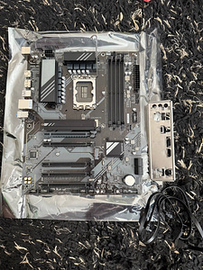 GIGABYTE B760 DS3H LGA 1700 DDR5 emaplaat (1 foto / 8)
