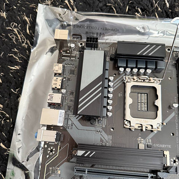 GIGABYTE B760 DS3H LGA 1700 DDR5 emaplaat