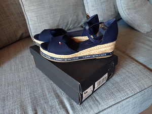 Tommy Hilfiger туфли 36 (2 фото из 4)