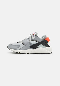 Tossud Nike Air Huarache, suurus 42.5 (1 foto / 6)