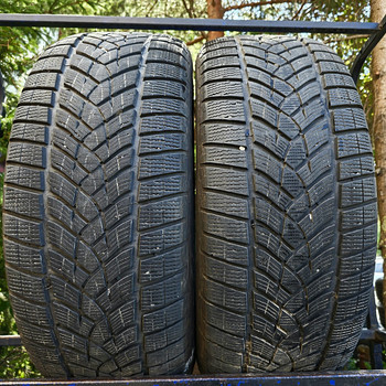 Шины R20 275 50 20 Goodyear 7 мм 2 шт. DOT24