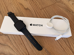 Apple Watch SE GPS+LTE (1 foto / 3)