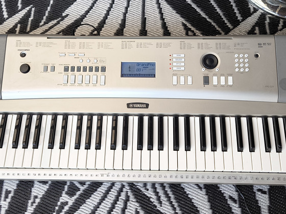 Yamaha YPG-225 электронное пианино