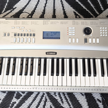 Yamaha YPG-225 электронное пианино