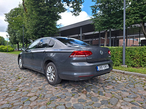 VW Passat (3 foto / 10)