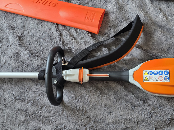 Аккумуляторный кусторез Stihl HLA 56