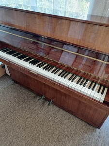 Klaver Pianiino RÖNISCH (1 foto / 4)