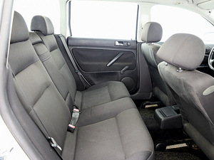 Volkswagen Passat Comfortline ATM 1.9 TDI 74kW (7 фото из 7)
