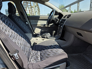 Volvo S40 Comfort ATM 2.4 103kW (5 фото из 6)